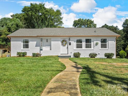 2633 Old N Sharon Amity Rd, Charlotte, NC, 28205-7193 | Card Image