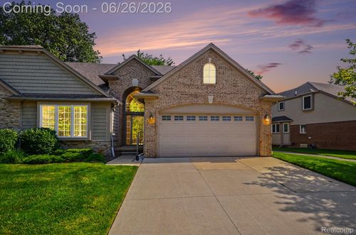 30268 Berghway Trl, Warren, MI, 48092-6330 | Card Image