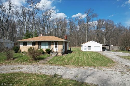 17570 Lakewood Ave, Lake Milton, OH, 44429-9762 | Card Image