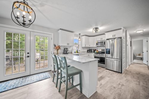 8 Corner Stone Dr, Dover, NH, 03820-6012 | Card Image