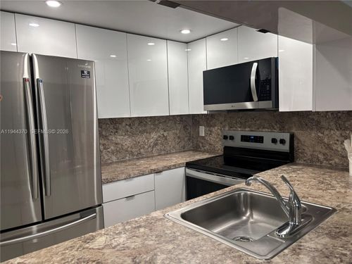 101-10023 Winding Lake Rd, Sunrise, FL, 33351 | Card Image