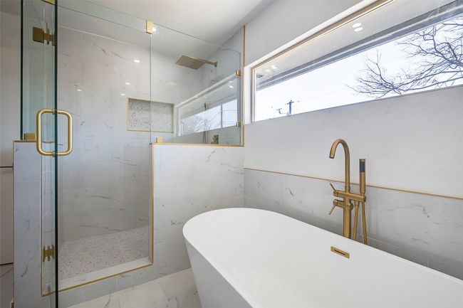 5607 Emrose Cir, House other with 3 bedrooms, 2 bathrooms and null parking in Dallas TX | Image 22