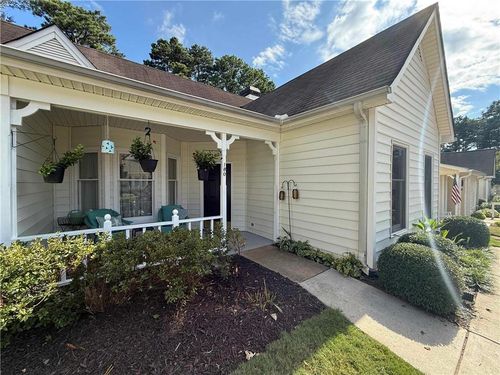 180 Victoria Way, Roswell, GA, 30075-2951 | Card Image
