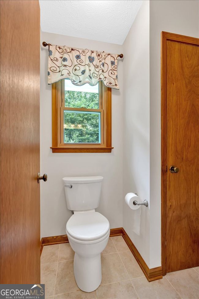 328 West Ln, House other with 3 bedrooms, 2 bathrooms and null parking in Woodstock GA | Image 14