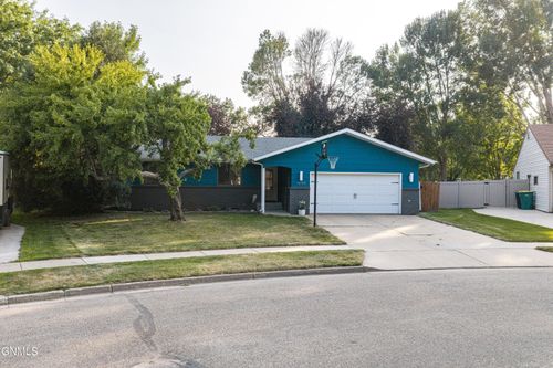 1658 Portland Dr, Bismarck, ND, 58504-6465 | Card Image