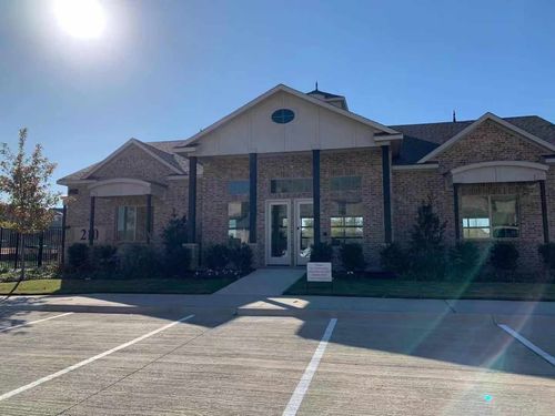 809 Cassandra Ct, Euless, TX, 76040-4690 | Card Image