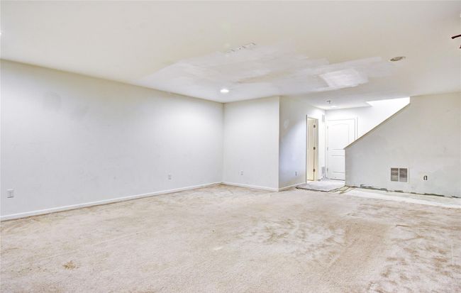 Family room with recessed lighting | Image 28