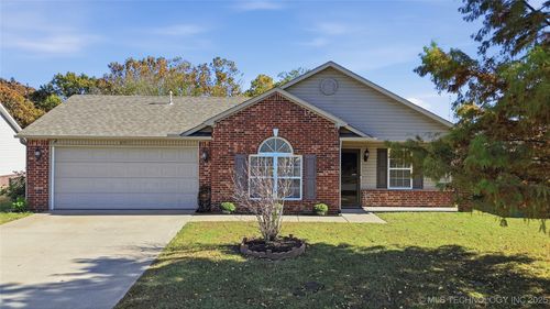 8911 S 261st East Ave, Broken Arrow, OK, 74014-3264 | Card Image