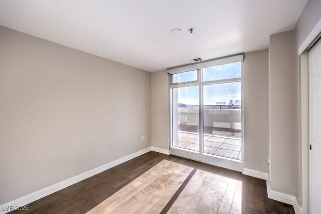 UNIT-810 - 150 Las Vegas Blvd N, Condo with 2 bedrooms, 2 bathrooms and null parking in Las Vegas NV | Image 19