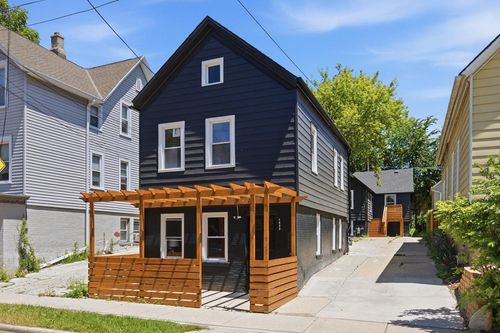 1850 N Warren Avenue, Milwaukee, WI, 53202 | Card Image