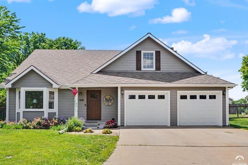 2925 Iris Ct, Lawrence, KS, 66047-3044 | Card Image