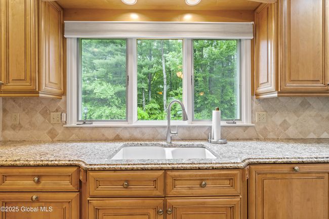 19 Tamarack Ln, House other with 4 bedrooms, 3 bathrooms and 6 parking in Schenectady NY | Image 17