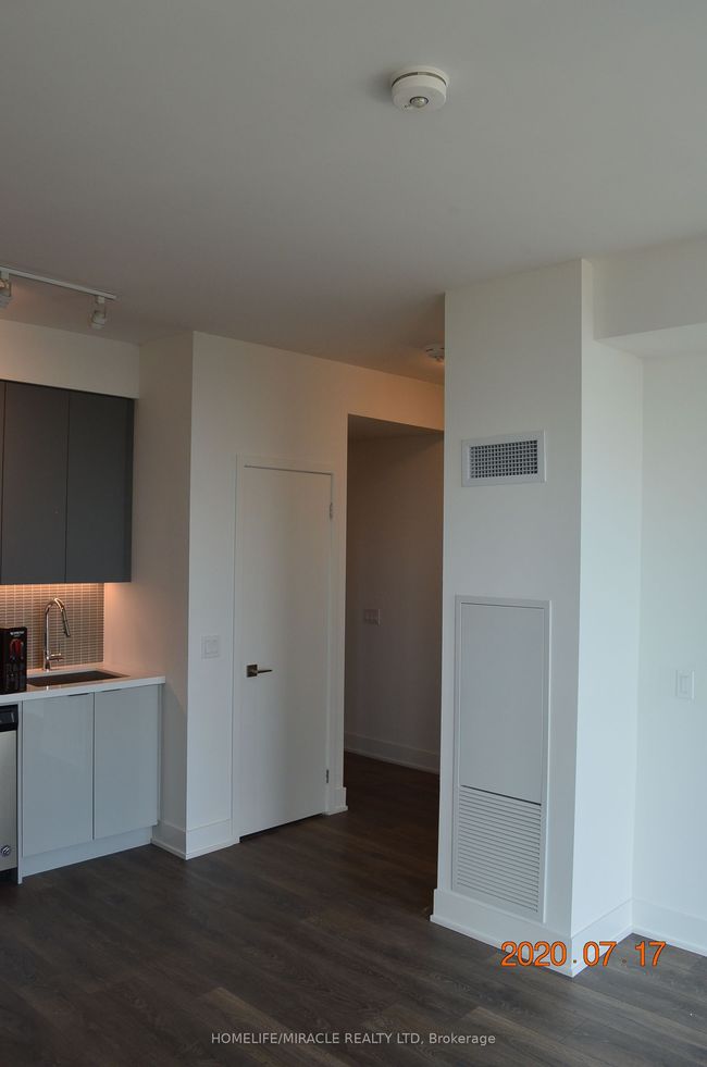 1003 - 2908 Highway 7, Condo with 2 bedrooms, 2 bathrooms and 1 parking in Vaughan ON | Image 7
