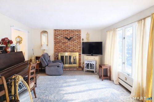 75 Bates Dr, East Hartford, CT, 06108-1302 | Card Image