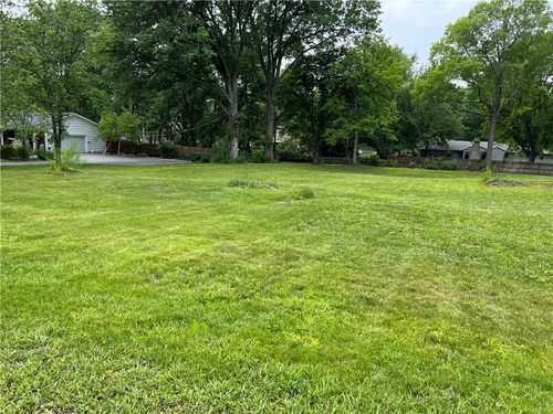 10036 Mission Rd, Overland Park, KS, 66206-2425 | Card Image