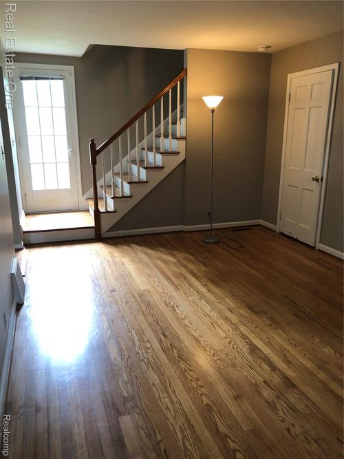 1070 Lincoln Ct, Birmingham, MI, 48009-1764 | Card Image