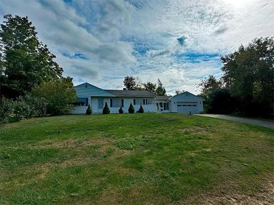 290 Killington Avenue, House other with 3 bedrooms, 1 bathrooms and null parking in Rutland Town VT | Image 2