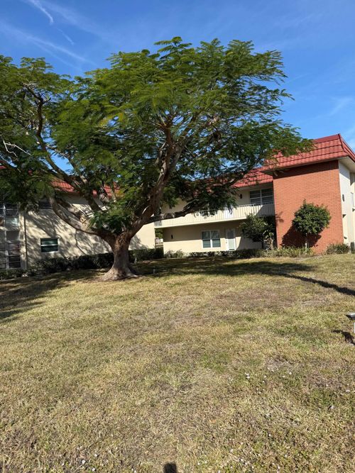 102-41 Woodland Dr, Vero Beach, FL, 32962-3095 | Card Image