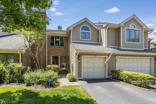 35 Lenox Ct, Montville, NJ, 07045-9004 | Card Image