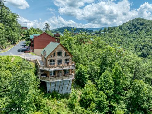 2219 Smoky Overlook Way, Sevierville, TN, 37862 | Card Image