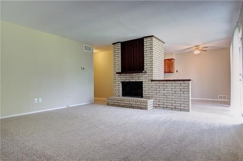 3414 Chesapeake Dr, Arlington, TX, 76014-3403 | Card Image