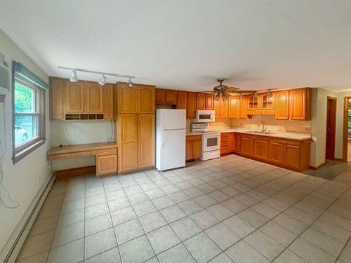 85 Debbie Dr, South Windsor, CT, 06074-1829 | Card Image