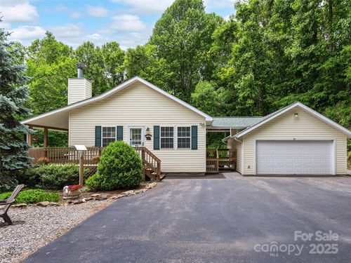 73 Pika Ln, Waynesville, NC, 28785-7733 | Card Image