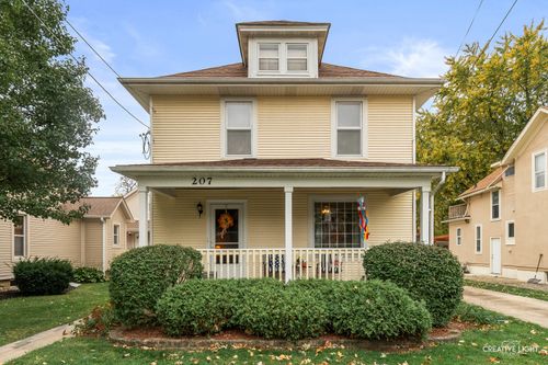 207 Bluff St, Aurora, IL, 60505-4605 | Card Image