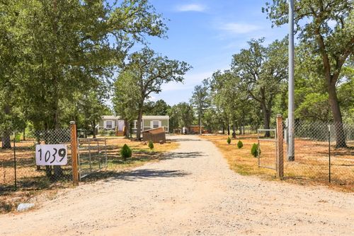 1039 Trailside Drive, Elgin, TX, 78621 | Card Image