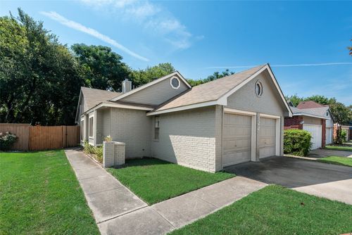 822 Gable Ave, Duncanville, TX, 75137-3555 | Card Image