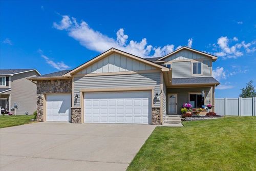 9826 W January Dr, Cheney, WA, 99004-8580 | Card Image