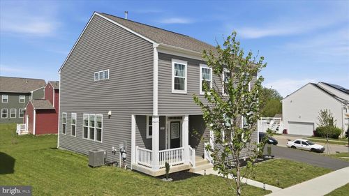 125 Payne St, CHARLES TOWN, WV, 25414-5771 | Card Image