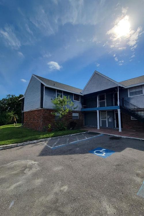 1302-200 Country Club Dr, LARGO, FL, 33771-2275 | Card Image