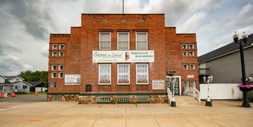 748 Central Ave, Florence, WI, 54121-9490 | Card Image