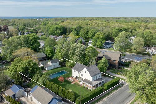 675 Champlin Pl, Greenport, NY, 11944-1216 | Card Image