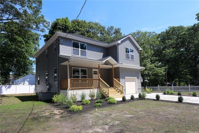 245 New Avenue, House other with 3 bedrooms, 3 bathrooms and null parking in Wyandanch NY | Image 2