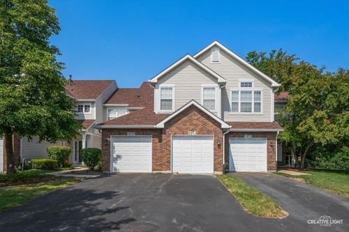 2973-2973 Kentshire Cir, Naperville, IL, 60564-8429 | Card Image