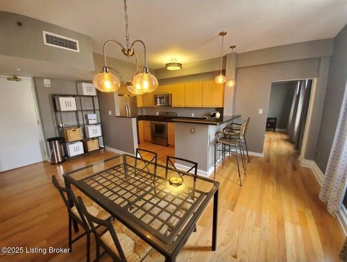 809-604 S 3rd St, Louisville, KY, 40202-2449 | Card Image