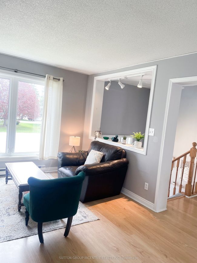 28 Dyer Dr, House attached with 4 bedrooms, 2 bathrooms and 4 parking in Wasaga Beach ON | Image 7