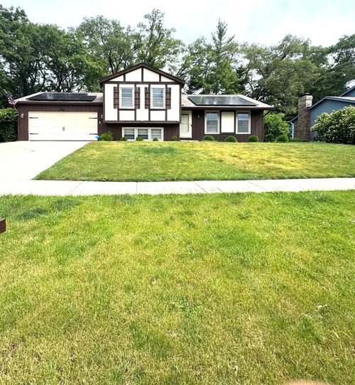 800 Marston Ave, Glen Ellyn, IL, 60137-6849 | Card Image