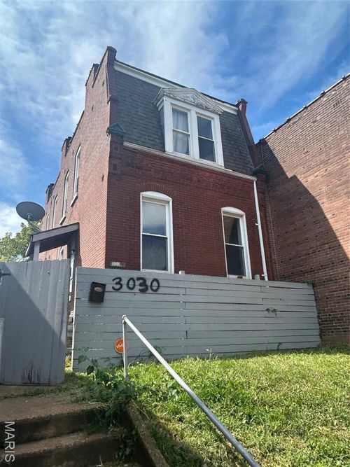 3030 Chippewa St, Saint Louis, MO, 63118-3720 | Card Image