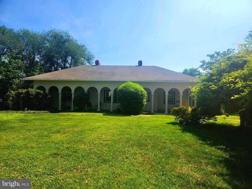 422 Laura Virginia Hale Pl, Front Royal, VA, 22630-3311 | Card Image