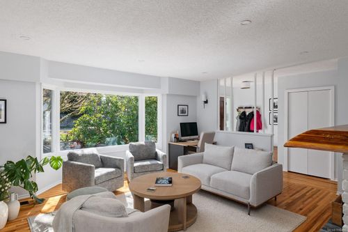 576 Tena Pl, Victoria, BC, V9C1M7 | Card Image