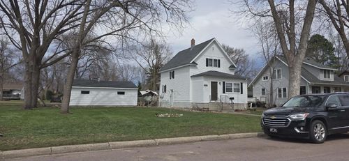221 W Flynn Street, Redwood Falls, MN, 56283 | Card Image