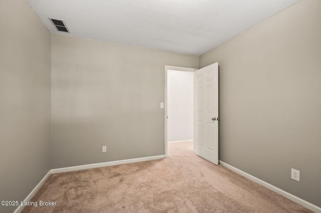 10707 Hickory Cove Ct, House other with 3 bedrooms, 4 bathrooms and null parking in Louisville KY | Image 27