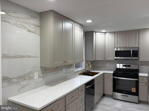 43 Linden Ln, Plainsboro, NJ, 08536-2520 | Card Image