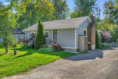 {{alt}} | Card Image