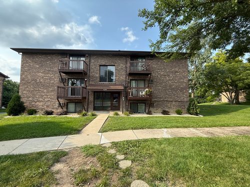 apt-c-8238 Woodland Dr, Darien, IL, 60561-5256 | Card Image