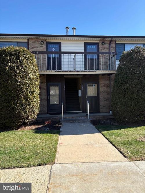 648 Cricket Ln, Woodbridge, NJ, 07095-1551 | Card Image