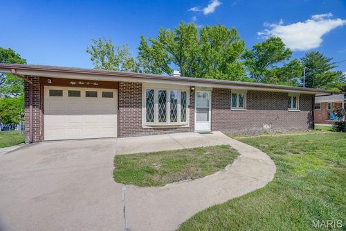 5105 Staten Dr, Godfrey, IL, 62035-1523 | Card Image